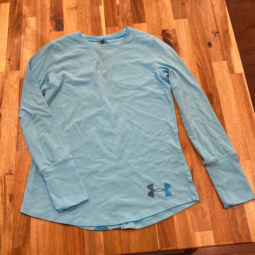 Girls Under Armour Heatgear long sleeve t-shirt. Youth large.